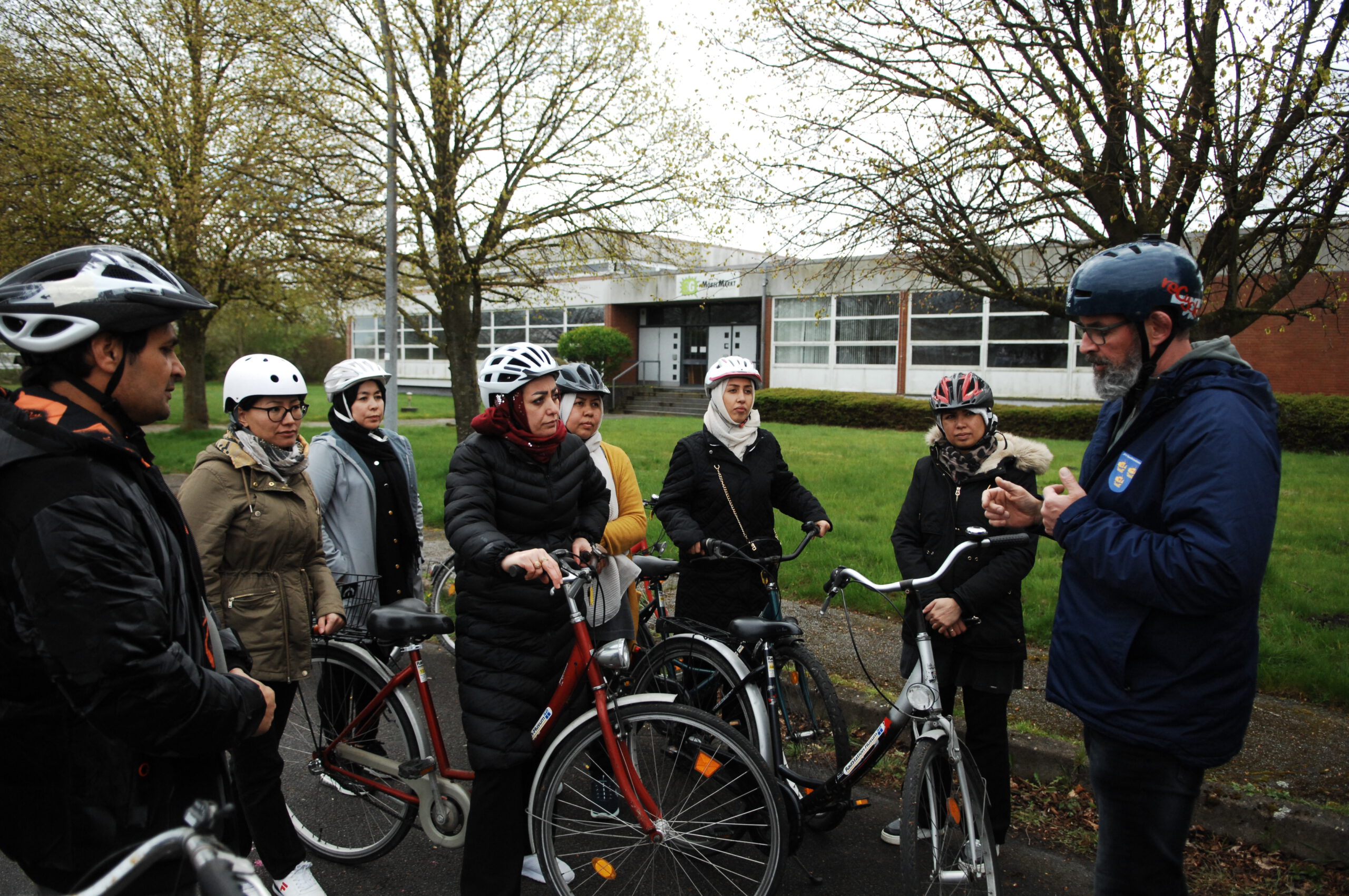 Empowerment auf zwei Rädern – In Bredstedt lernen Kinder und Frauen mit Migrationsgeschichte Fahrrad fahren